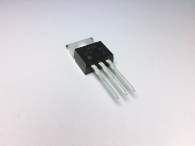 VISHAY IRF830PBF