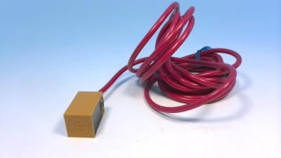 OMRON TL-Q5MB15-3