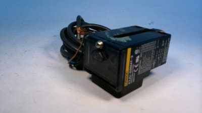 OMRON E3JU-D2M4T-3