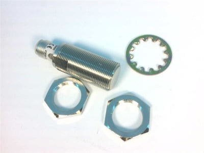 OMRON E2EM-X8B1-M1