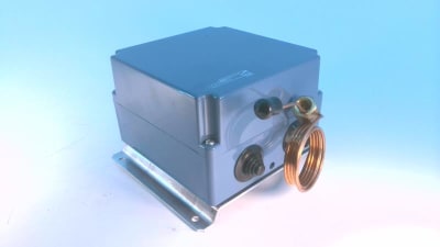 JOHNSON CONTROLS P215ST-9100
