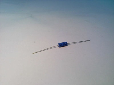 VISHAY MAL202137229E3