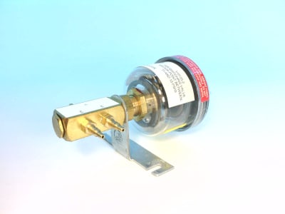 JOHNSON CONTROLS V-6135-2