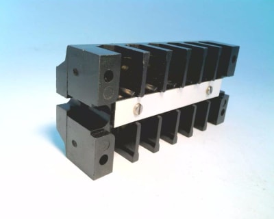 TE CONNECTIVITY B106-BU