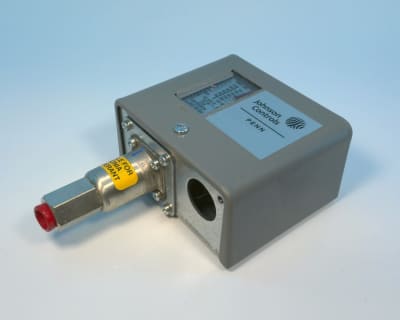 JOHNSON CONTROLS P70AA-150