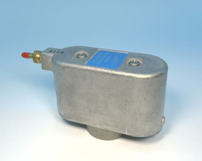 JOHNSON CONTROLS V-3800-640