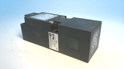 SCHNEIDER ELECTRIC XSC-C157139