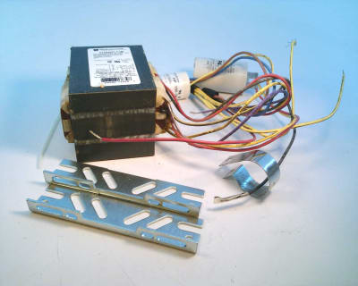 UNIVERSAL LIGHTING TECHNOLOGY S15048TLC3M500K