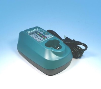 MAKITA DC10WB