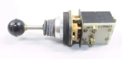 ALLEN BRADLEY 800T-T2M1B21