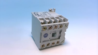 ALLEN BRADLEY 700-MB220A24S
