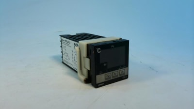 OMRON E5CJ-Q2