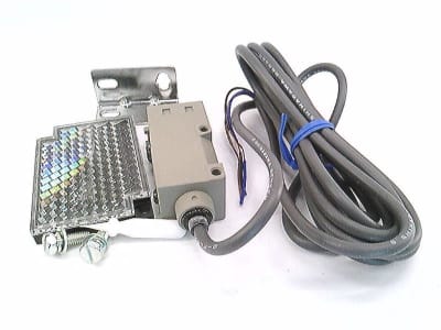 OMRON E3S-CR11 2M