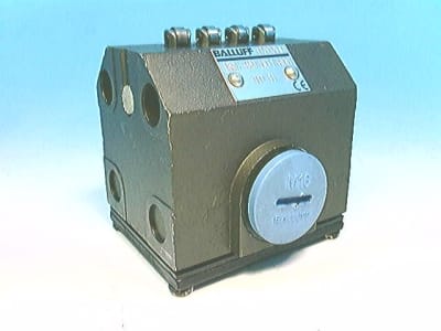 BALLUFF BNS 819-B04-R08-40-11