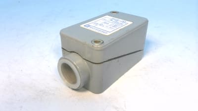 TELEMECANIQUE SENSORS ZC2JD28