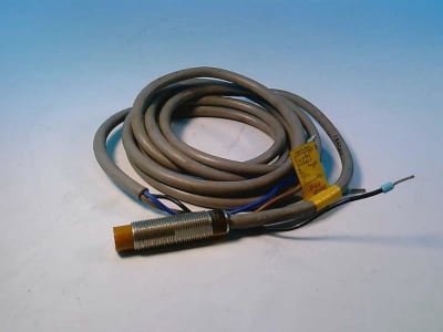 OMRON TL-X5MF1