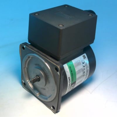ORIENTAL MOTOR 4IK25GN-CWTE