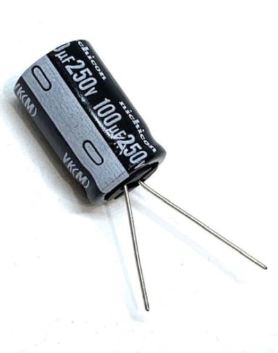 NICHICON UVK2E101MHD