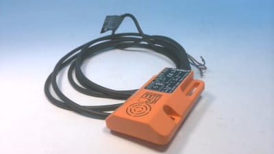 EFECTOR IW-3008-AN0G-IW5008