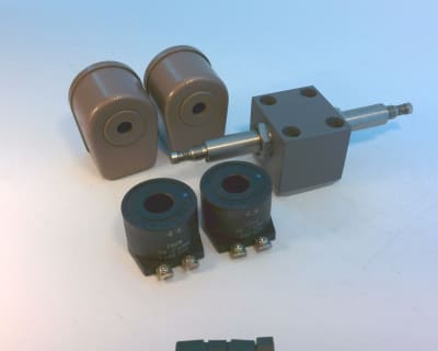 TOKYO KEIKI DG4M4-32-20-JA