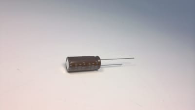 UNITED CHEMI CON EGXF401ELL160MJ25S