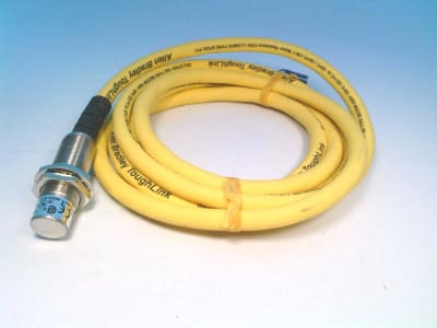 ALLEN BRADLEY 871TM-DH8CE18-H2