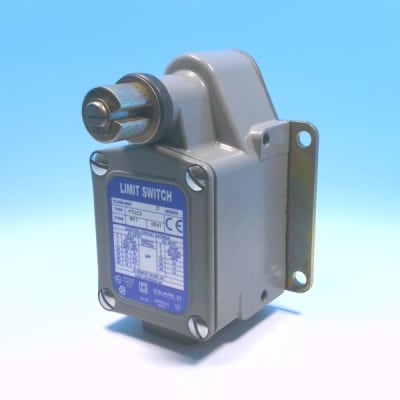 SCHNEIDER ELECTRIC 9007FTUC3M11