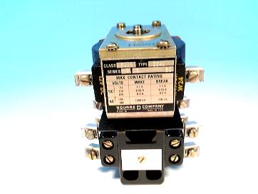 SCHNEIDER ELECTRIC 7001-D022 12VDC