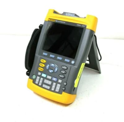 FLUKE 196B