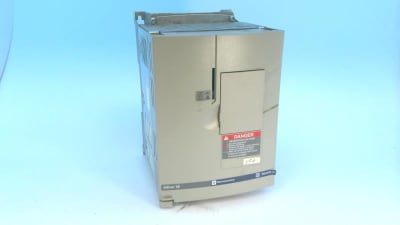 SCHNEIDER ELECTRIC ATV58HU29M2