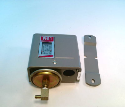 JOHNSON CONTROLS P67AA-1C