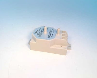 DWYER 668-4