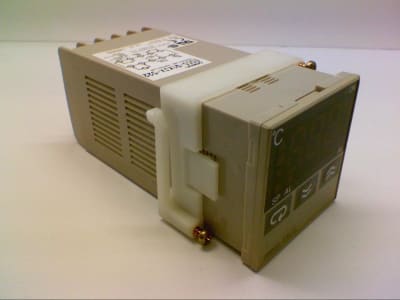 OMRON E5CS-Q1KJX-522