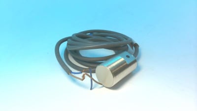 OMRON TL-X10Y1-G 2M