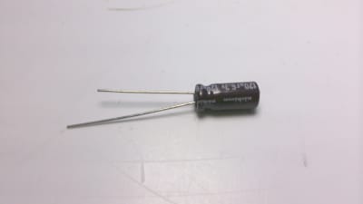 NICHICON UPJ0J121MDD