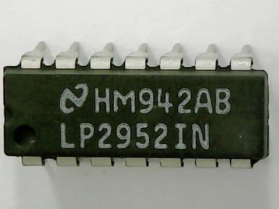 NATIONAL SEMICONDUCTOR LP2952IN