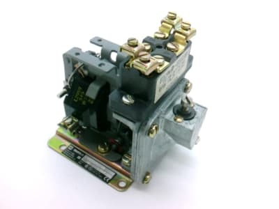 SCHNEIDER ELECTRIC 9050AO10DV03