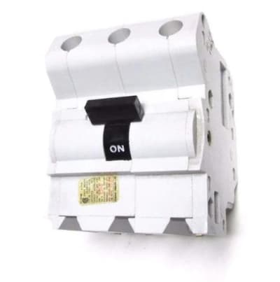 SCHNEIDER ELECTRIC NB3P90