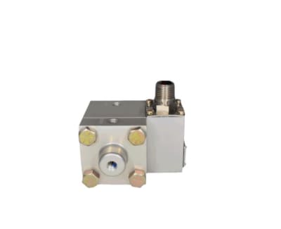 CUSTOM CONTROL SENSORS 674DE1