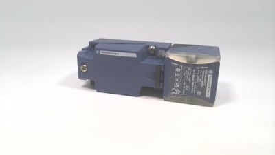 TELEMECANIQUE SENSORS XS8C4A1NCN12