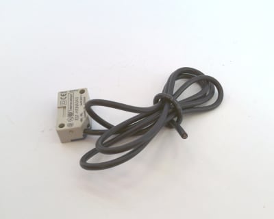 SCHNEIDER ELECTRIC XS7H10NA340