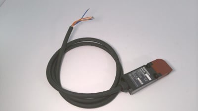 OMRON D4GS-1