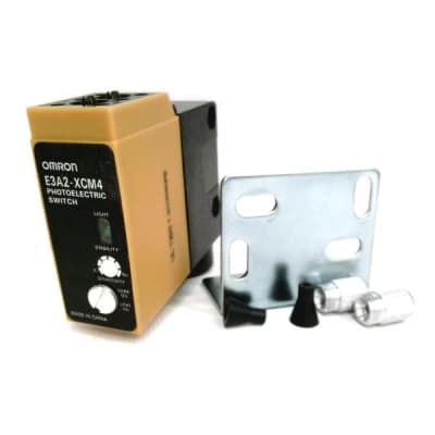 OMRON E3A2-XCM4