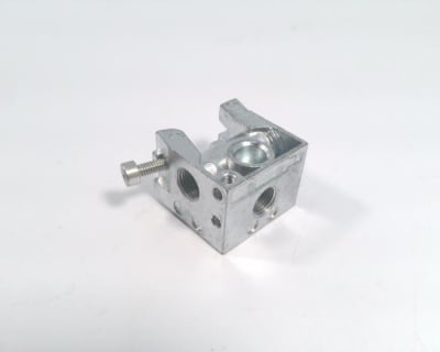 UNIVER GROUP AB-0900