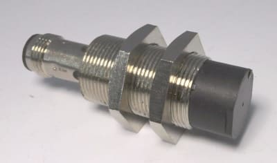 OMRON E2B-M18KN16-M1-B2