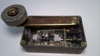 SCHMERSAL ASH 015L-11D/50