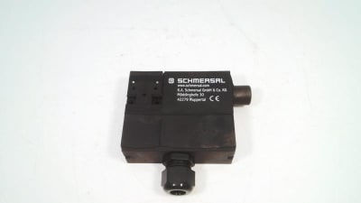 SCHMERSAL AZM 170SK-11ZRK-2197 110VAC