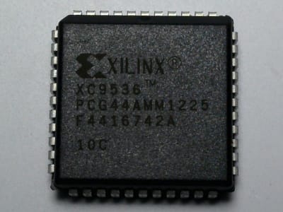 XILINX XC9536-10PCG44C