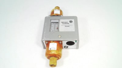 JOHNSON CONTROLS P74FA-5