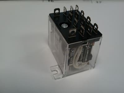 OMRON LY4F DC100/110